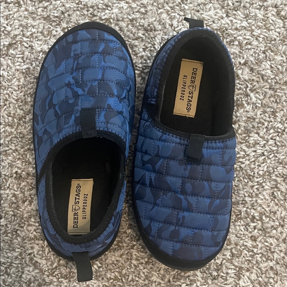 Deer Stags Slipperooz Kids Quilted Camo Blue Slippers